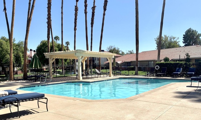 Palm Desert Villa | Hermosa Palm Lakes Villa