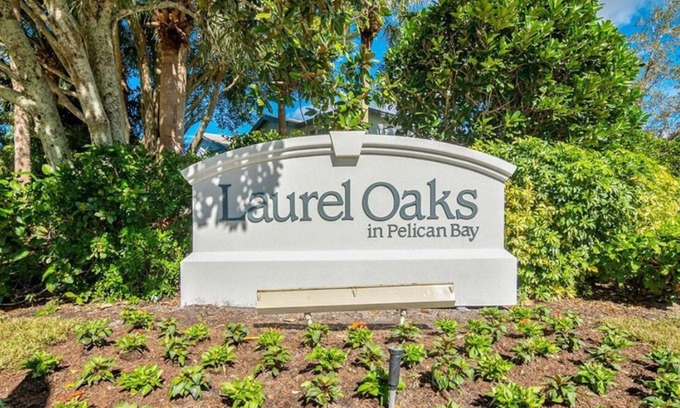 Pelican Bay Condominio | Beautiful Pelican Bay 2BR +Den condo in Naples!