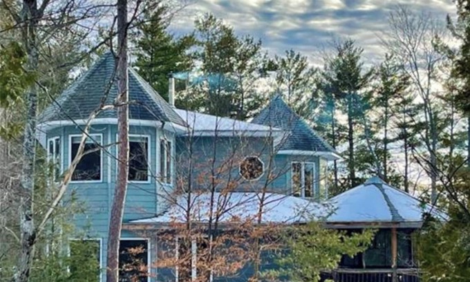 North Frontenac Cabaña | Beautiful Peninsula Lodge