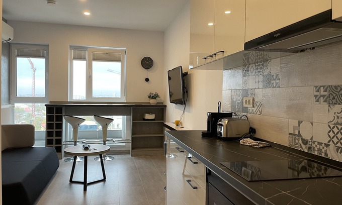 Militari Condominio | Beautiful Penthouse Lakeview W18