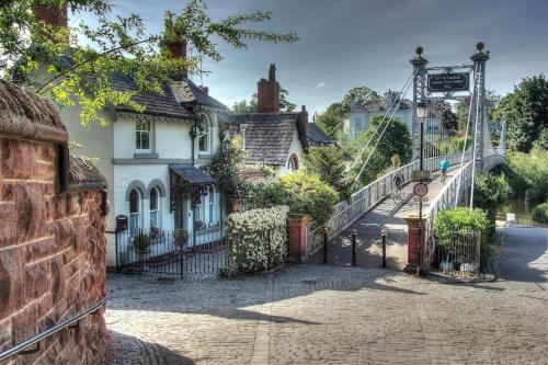 Chester Casa | Beautiful period cottage, exceptional riverside location in the heart of Chester