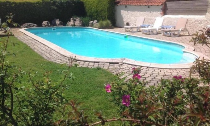 Cersay Cabaña | Beautiful pet-friendly converted barn in Loire Valley with private heated pool!