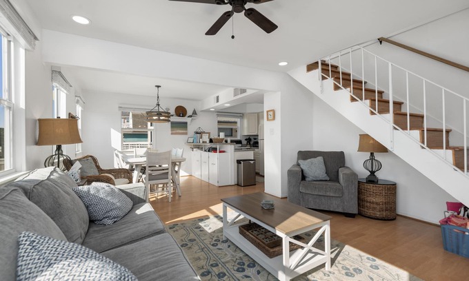 Pirates Beach Casa | Beautiful Pirates Beach Home - Ocean Views & Short Walk to Beach