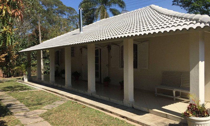 Jardim Brasil Casa | Hermoso lugar con piscina, barbacoa, campo de fútbol, zona de juegos y el lago.