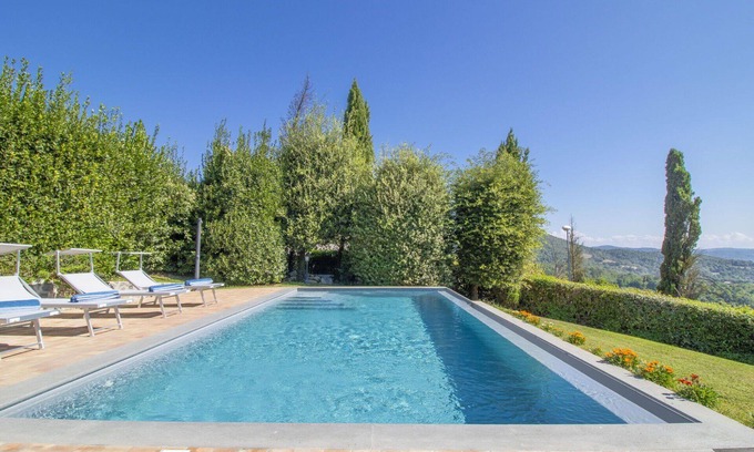 San Lorenzo Nuovo Villa | Casa de vacaciones privada con WIFI, jacuzzi, piscina privada, A/C, TV, terraza