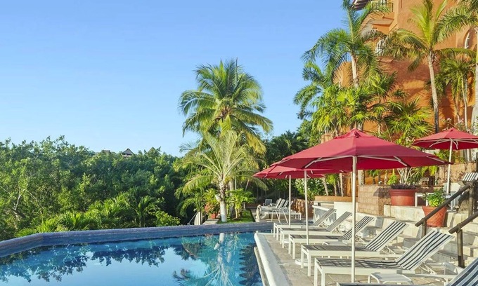 Zihuatanejo Apartamento | Beautiful Presidential 1 Bedroom Full Kitchen in Zihuatanejo WiFi, AC, Sleeps 4