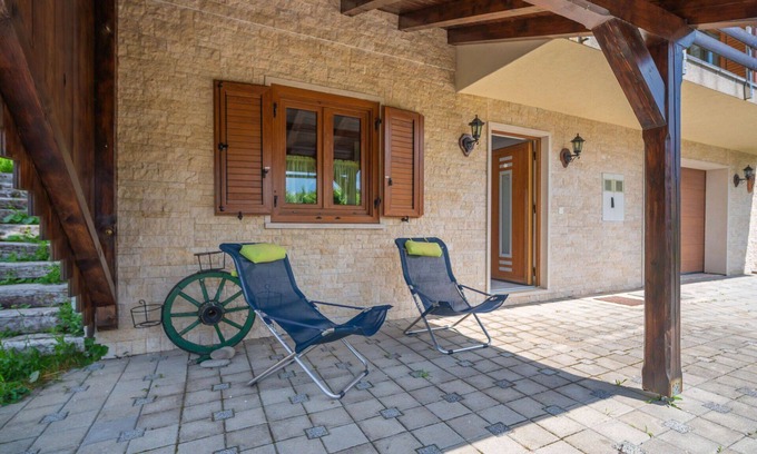 Mrkopalj Casa | Preciosa casa de vacaciones privada con WIFI, TV, balcón, vista panorámica, aparcamiento