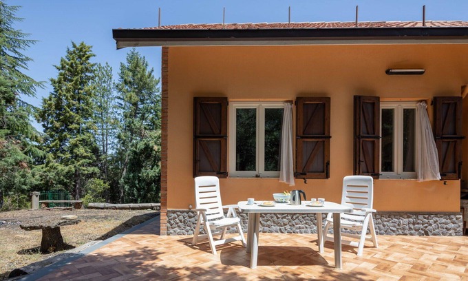 Linguaglossa Villa | Preciosa casa de vacaciones privada para 8 personas con WIFI, TV, terraza y aparcamiento