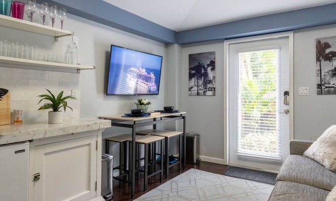 El Portal Apartamento | Beautiful Private Apartment in Miami Historic Home