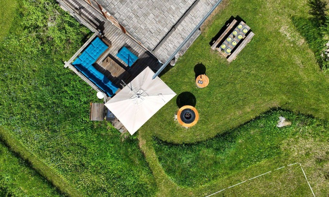 Siviez Casa | Maravillosa casa de vacaciones privada con WIFI, bañera de hidromasaje, terraza y aparcamiento