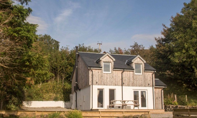 Eyre Casa | Beautiful private villa for 4 guests with WIFI, TV, patio and parking
