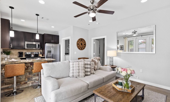 North Central Carrollton Casa | ¡¡Nuevo!! Hermosa casa de huéspedes privada