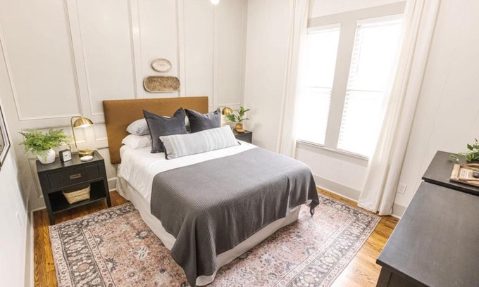 Downtown Casa | Beautiful Private Home Downtown - 1BR 1Bath