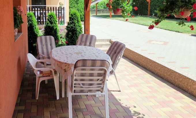 Balatonszarszo Casa | Maravillosa casa de vacaciones privada con piscina privada, WIFI, TV, patio y aparcamiento