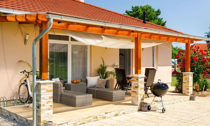 Balatonszemes Casa | Estupenda casa de vacaciones privada para 6 personas con WIFI, piscina privada, TV y terraza