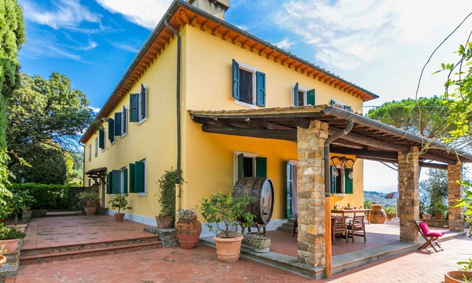 Pontassieve Villa | Maravillosa casa de vacaciones privada con WIFI, TV, terraza, vista panorámica y aparcamiento