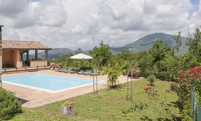 Casperia Villa | Casa de vacaciones privada con WIFI, piscina privada, TV, terraza, mascotas permitida, aparcamiento