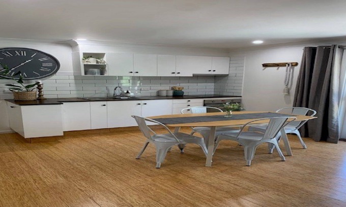 Armidale Casa | Beautiful private Tallowood Apartment