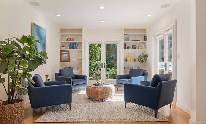 West Mesa Casa | Beautiful Private Home with Spa Walking Distance to Beach