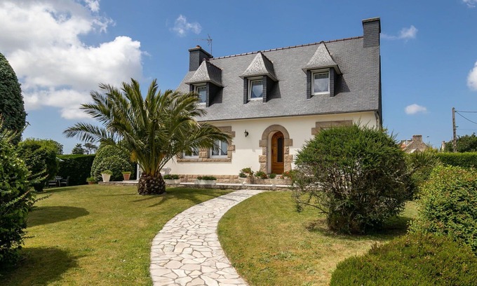 Pleumeur-Bodou Casa | Preciosa casa de vacaciones privada con WIFI, TV, terraza, mascotas permitida y aparcamiento