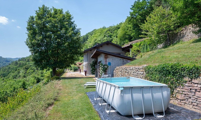 Bossolasco Casa | Maravillosa casa de vacaciones privada con WIFI, piscina privada, TV, patio y mascotas permitida