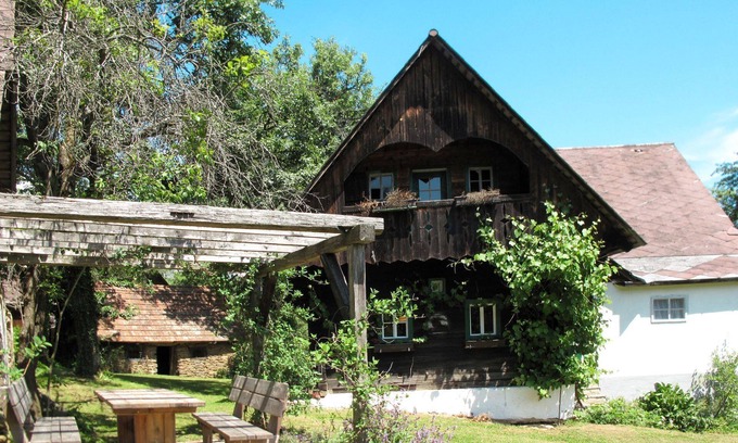 Schwanberg Casa | Preciosa casa de vacaciones privada para 5 personas con TV, patio, mascotas permitida y aparcamiento