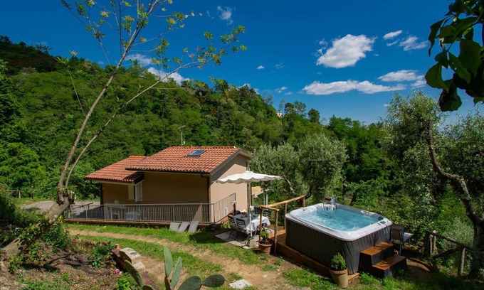 Macchino Casa | Casa de vacaciones privada con jacuzzi, piscina privada, WIFI, TV, patio, mascotas permitida