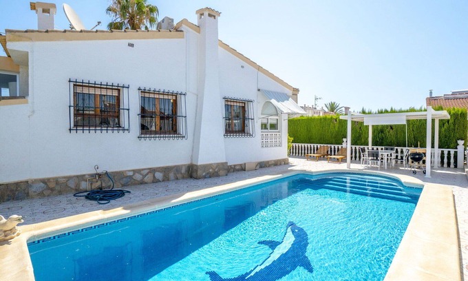 Quesada Casa | Casa de vacaciones privada con A/C, WIFI, piscina privada, terraza, mascotas permitida, aparcamiento