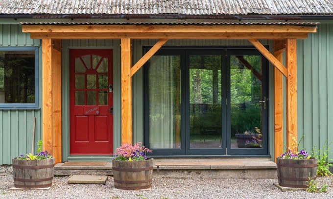 Beauly Casa | Preciosa casa de vacaciones privada con jacuzzi, WIFI, TV y mascotas permitida
