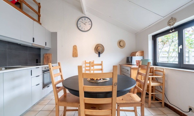 Bredene Casa | Maravillosa casa de vacaciones privada para 5 personas con WIFI, TV, terraza y mascotas permitida