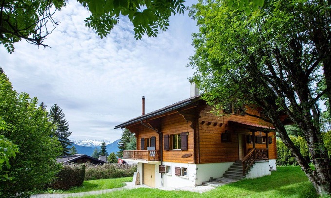 Ollon Casa | Preciosa casa de vacaciones privada para 10 personas con WIFI, TV, terraza y aparcamiento