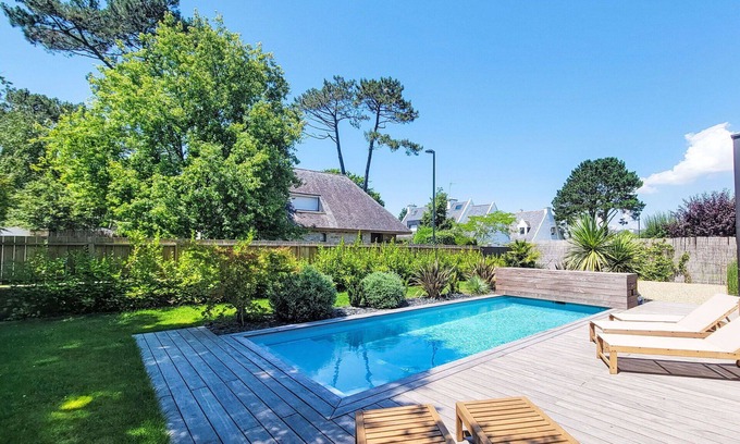 Carnac Villa | Maravillosa casa de vacaciones privada para 10 personas con WIFI, piscina privada, TV y aparcamiento