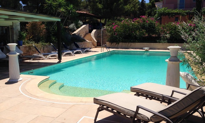 Lavreotiki Villa | Hermosa Villa Privada En Sounio