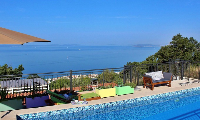 Central Dalmatia Casa | Maravillosa casa de vacaciones privada con A/C, piscina privada, WIFI, TV, terraza, aparcamiento
