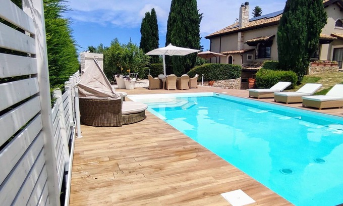 Vasto Villa | Casa de vacaciones privada con A/C, piscina privada, WIFI, TV, vista panorámica, aparcamiento
