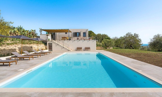 Noto Villa | Casa de vacaciones privada con A/C, piscina privada, WIFI, terraza, vista panorámica, aparcamiento