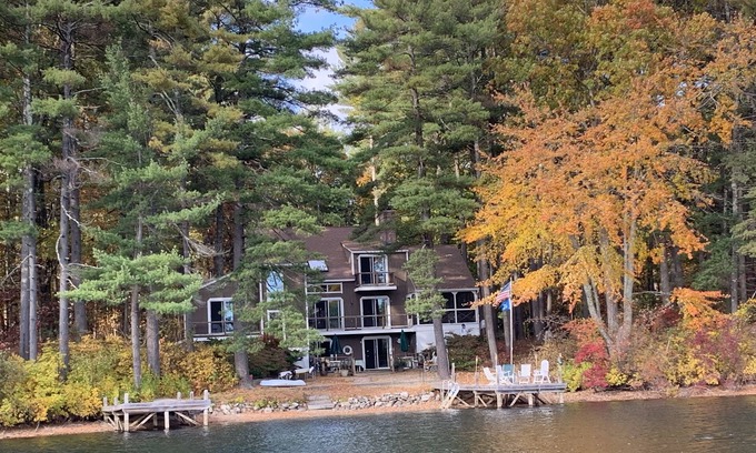 Lancaster Casa | Beautiful Private Waterfront Home