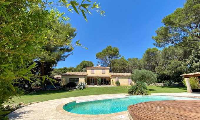 Pelissanne Casa | Hermosa propiedad en zona tranquila