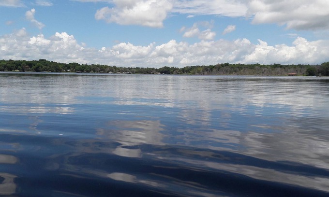 Edgar Casa | Hermoso lago tranquilo en el centro de Florida