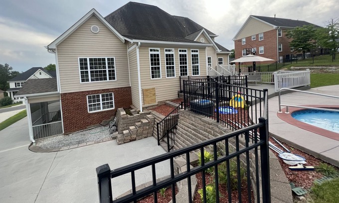 Ooltewah Casa | BEAUTIFUL quiet neighborhood poolside home suite.
