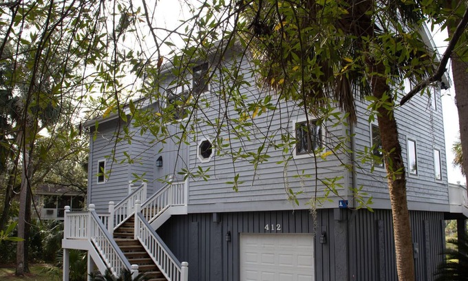 Blue Heron Lake Casa | Beautiful & Quiet Two-Story Family Home w/ Amazing Lake Views