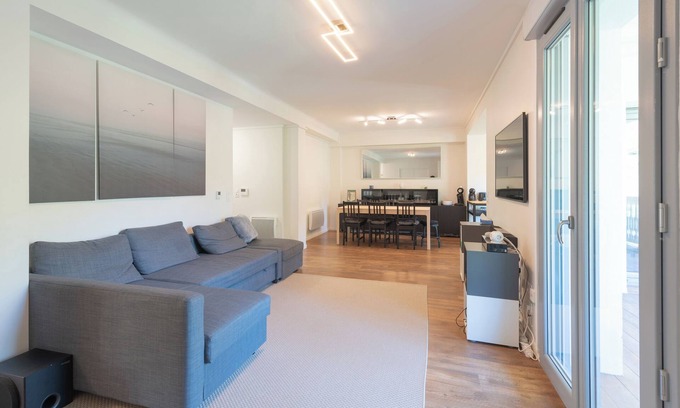 Bagneres-de-Bigorre Apartamento | Precioso apartamento renovado en Bagnères-de-Bigorre, para 7 personas, vista a la montaña, terrazas