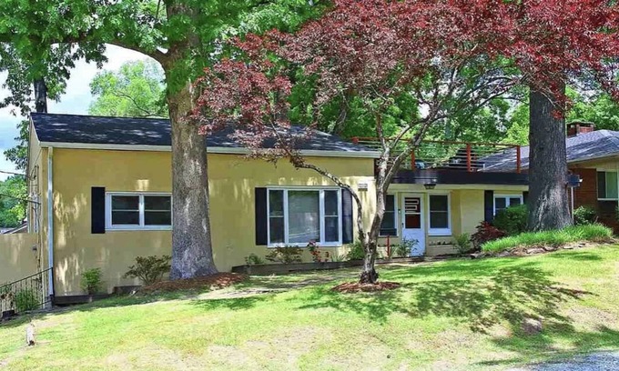 East Durham Casa | Beautiful ranch home minutes from Downtown Durham!