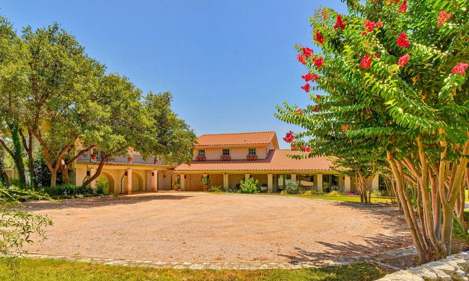 Paleface Lake Country Estates Casa | Beautiful ranch home with private pool & lake views