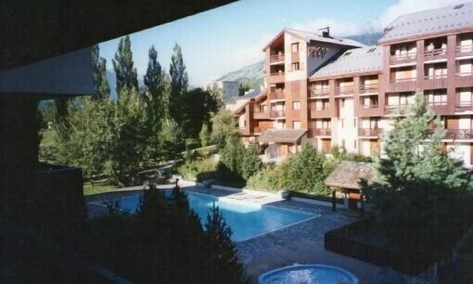 Bourg-Saint-Maurice Apartamento | Hermoso apartamento renovado de 7 personas en residencia con piscina de verano.