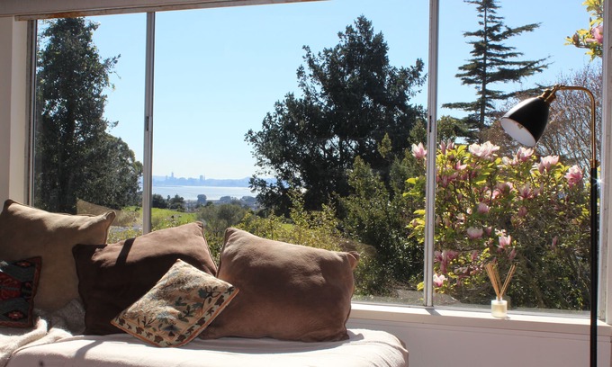 East Richmond Heights Casa | Beautiful, relaxing home with natural light & beautiful views of San Francisco.