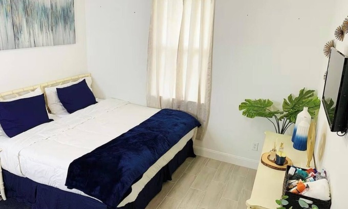 Lehigh Acres Casa | Beautiful & Relaxing Room #2 Lehigh Acres with Private Entrance