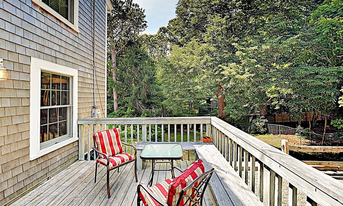 Harwich Casa | Beautiful remodel near Harwich Port - walk to Long Pond & Rail Trail