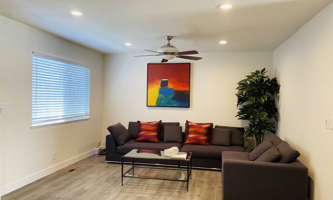 Almaden Casa | Beautiful Remodeled 4/2 home in Cambrian Park