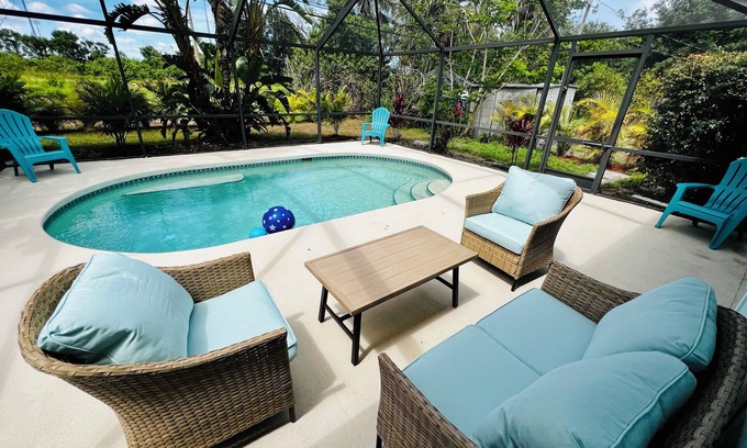 Vero Beach Casa | Beautiful Renovate Home Jacuzzi Pool Heated WiFi Vero Beach